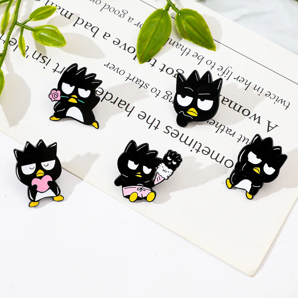 Anime Penguin Enamel Brooch Pins Cute 5 Types Game Cartoon Penguins Badge Brooches Lapel Pin Jewelry Cosplay Prop Gift Accessory