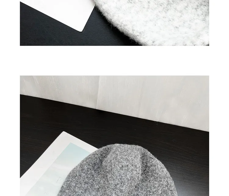 Neue minimalistische, einfarbige Plüsch-Strickmützen für Damen, warme, vielseitige Freizeitmützen für Herbst und Winter auf Reisen. – Detail 7