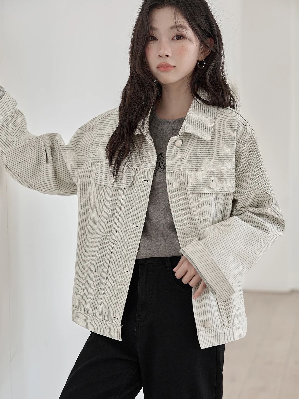 

HuiXi Women's Striped Denim Jacket Spring 2026 Trendy Design Versatile Chic Outerwear Commute Style Button Closure Long Sleeve