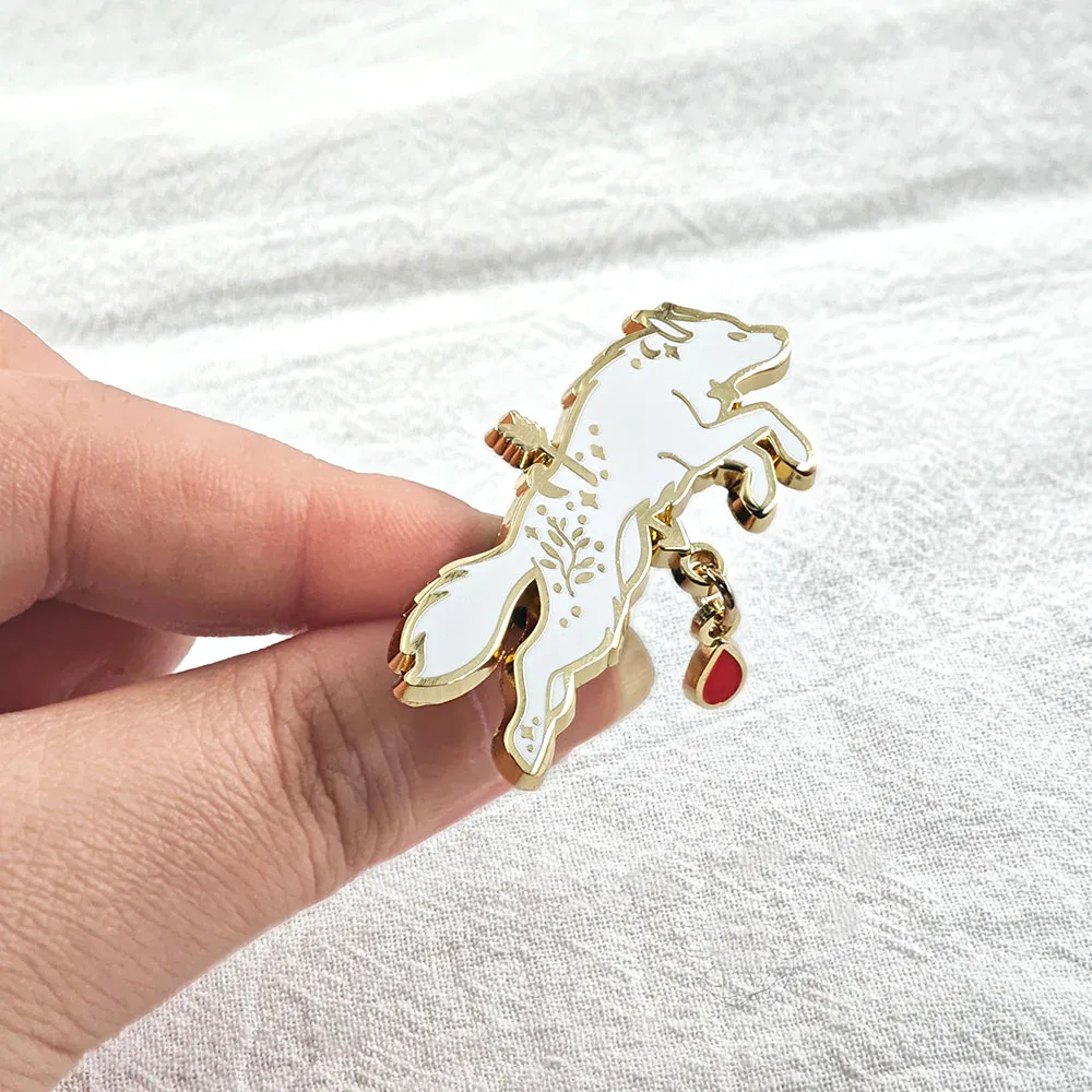 Antikes Rom Lupercalia Emaille-Pin Mythologische Weiße Wolf-Brosche Pfeil Blutstropfen Anhänger Abzeichen Pagan Wicca Schmuck Geschenk für Fr – Detail 8