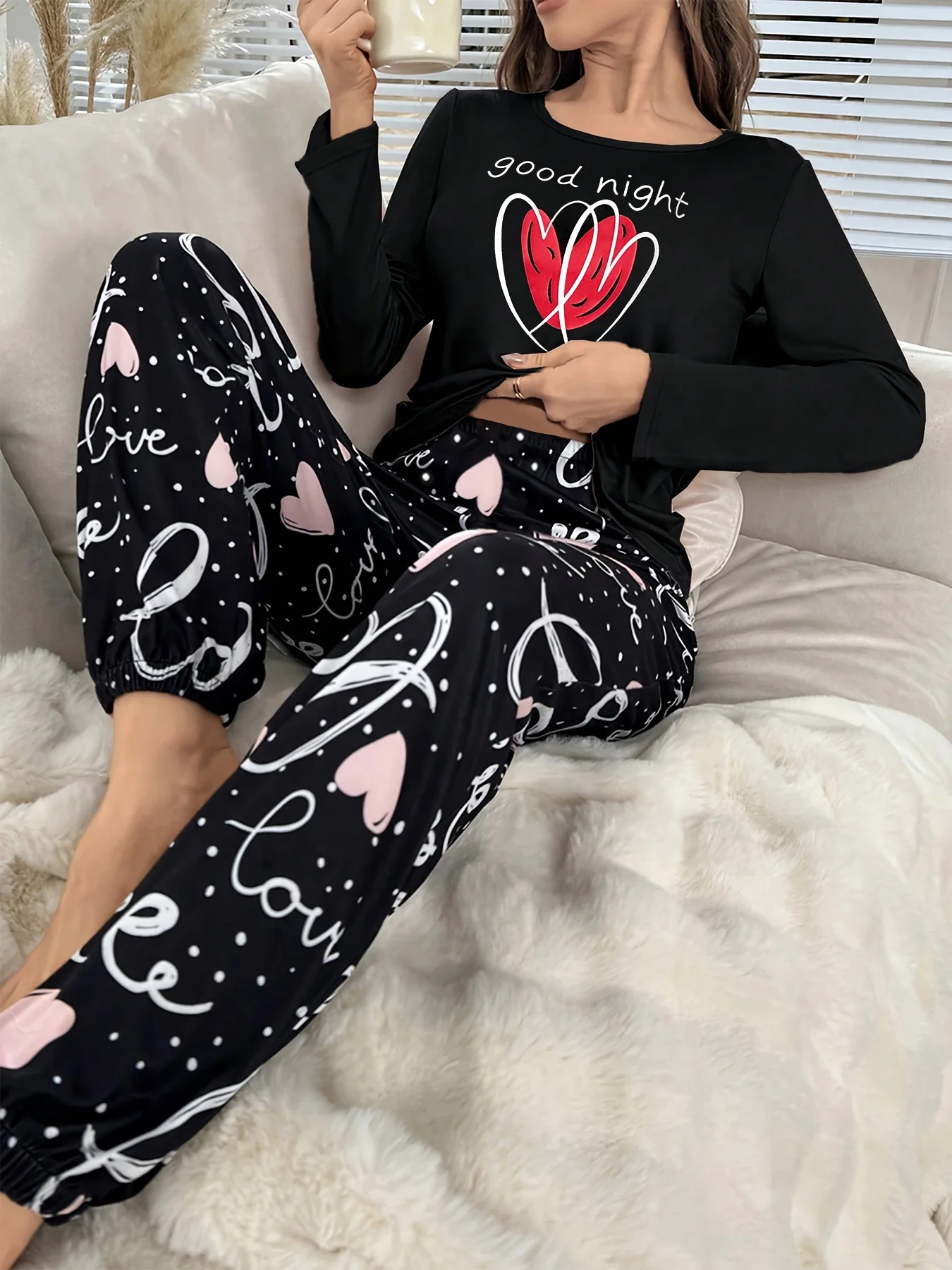 Spring Summer Autumn Winter Women's Round-neck Pullover with Heart Pattern Long-Sleeved Pants for Casual Homewear Set of 2 Piece