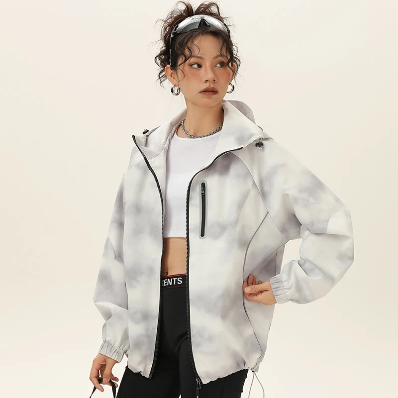 Unisex Windbreaker Casual Hooded Jacket Outdoor Splash Resistant Relaxed Fit with Reflective Strips Hiking Workwear Jacket