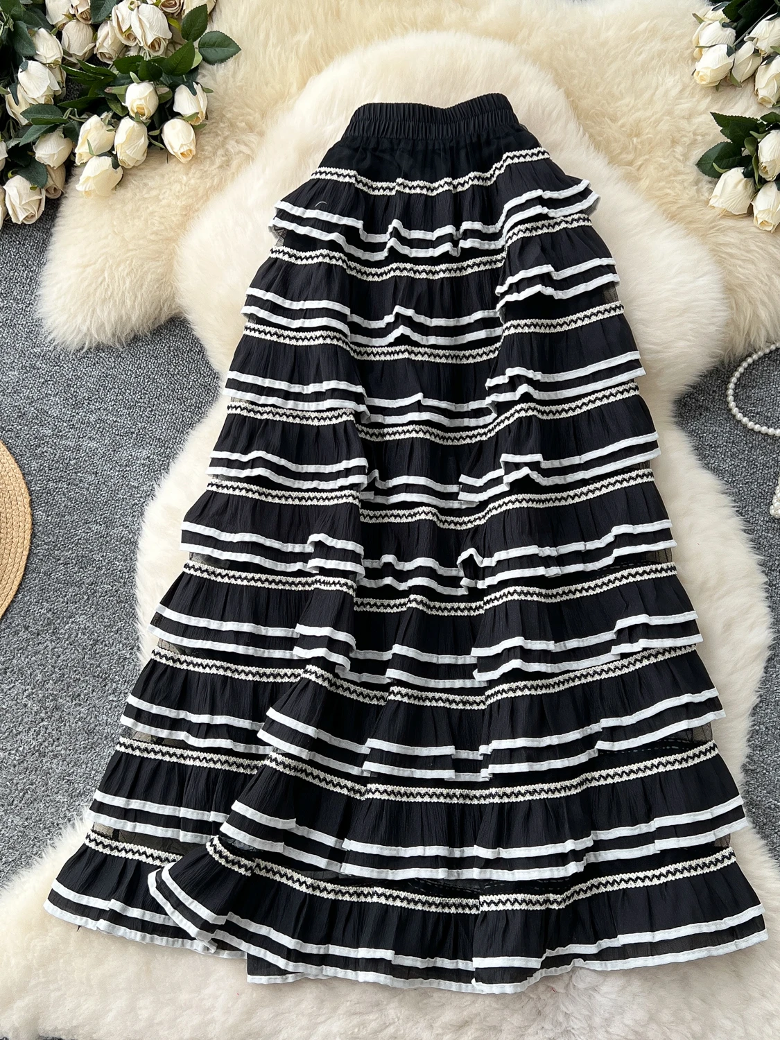 Saia Midi em Camadas E Estilo Suave de Verão para Mulheres com Acabamento em Renda, Cintura Alta e Estilo Coreano.