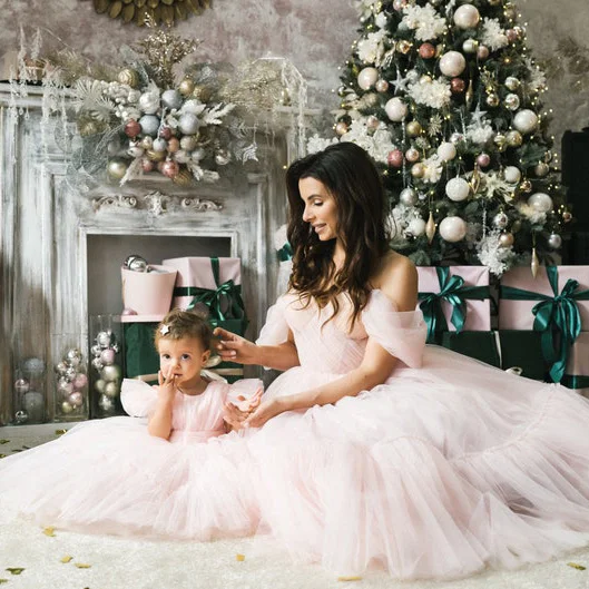 

Pink Mother And Daughter Tulle Dresses Cap Sleeves Short Sweetheart Ball Gown Mom And Me Matching Evening Gowns