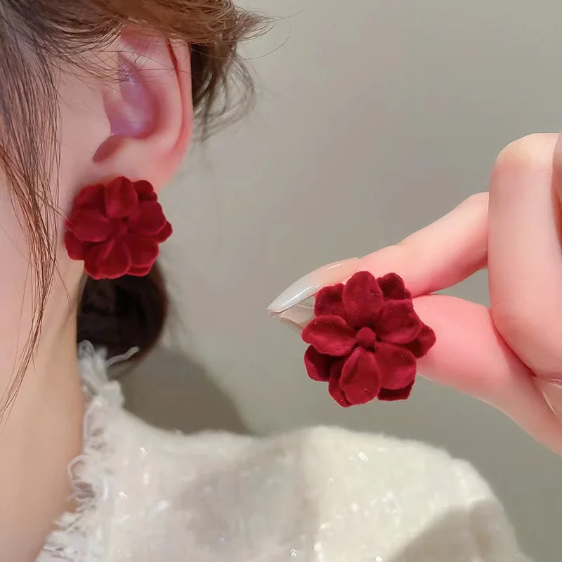 Red Velvet Cloth Flower Stud Earrings for Women Fashion Blooming Gardenia Flowers Earring Wedding Party Elegant Jewelry Gift