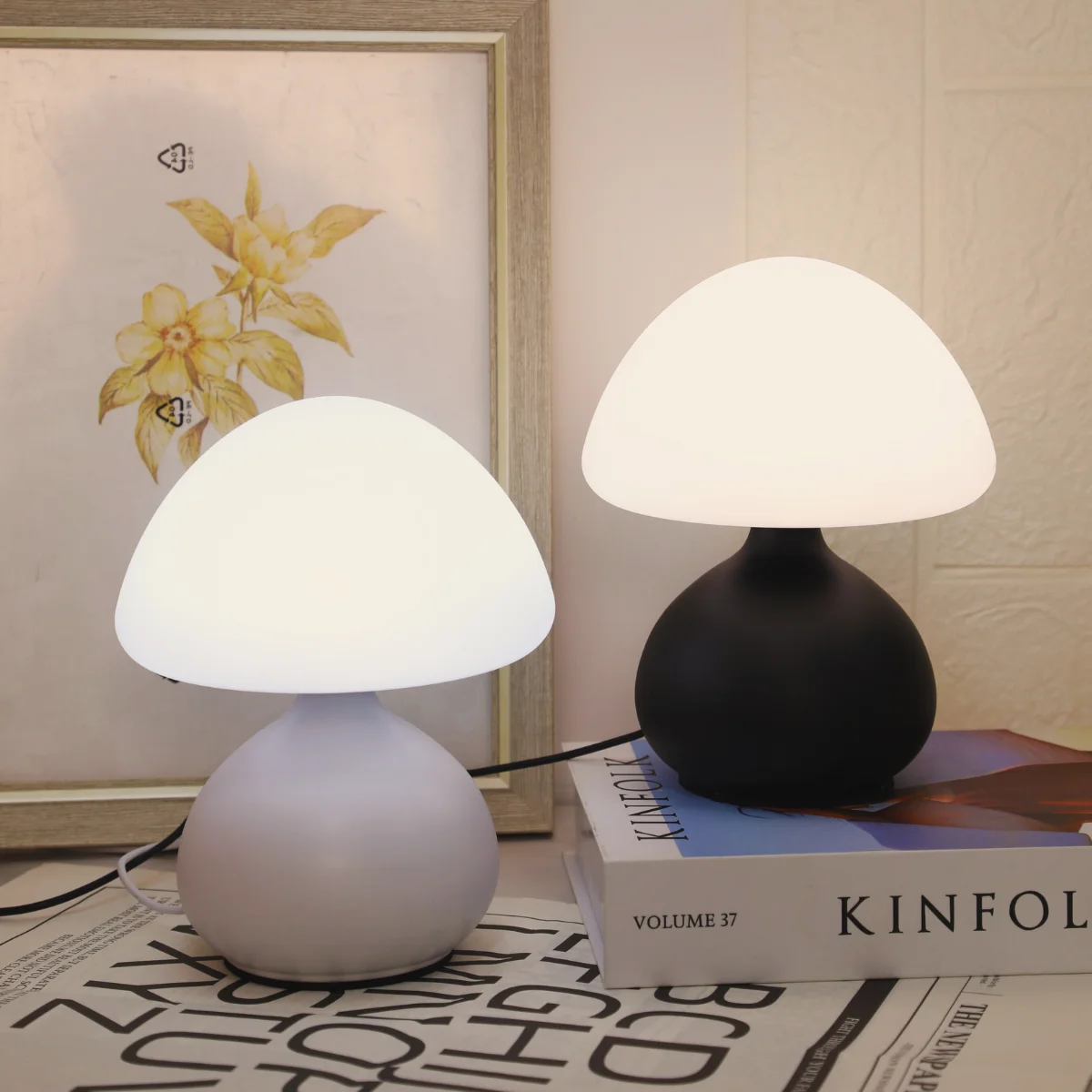 

USB Nordic Креативная настольная лампа в виде гриба с тремя цветными режимами для декоративного рабочего стола в спальне отеля