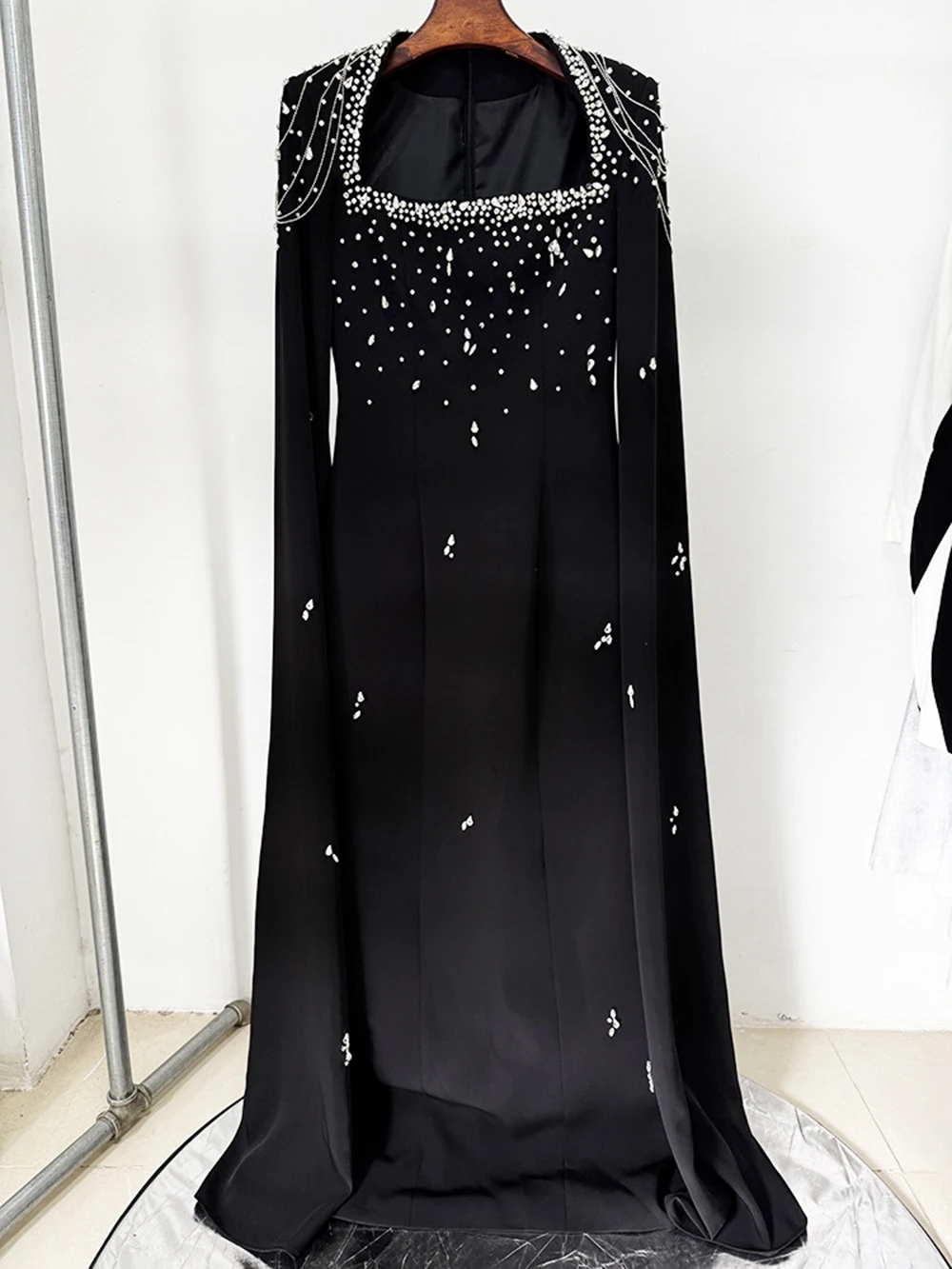 

Fashion Rhinestone Beaded Chain Shawl Sleeves Floor Length Elegant Evening Gown Evening Dress-GZDL035