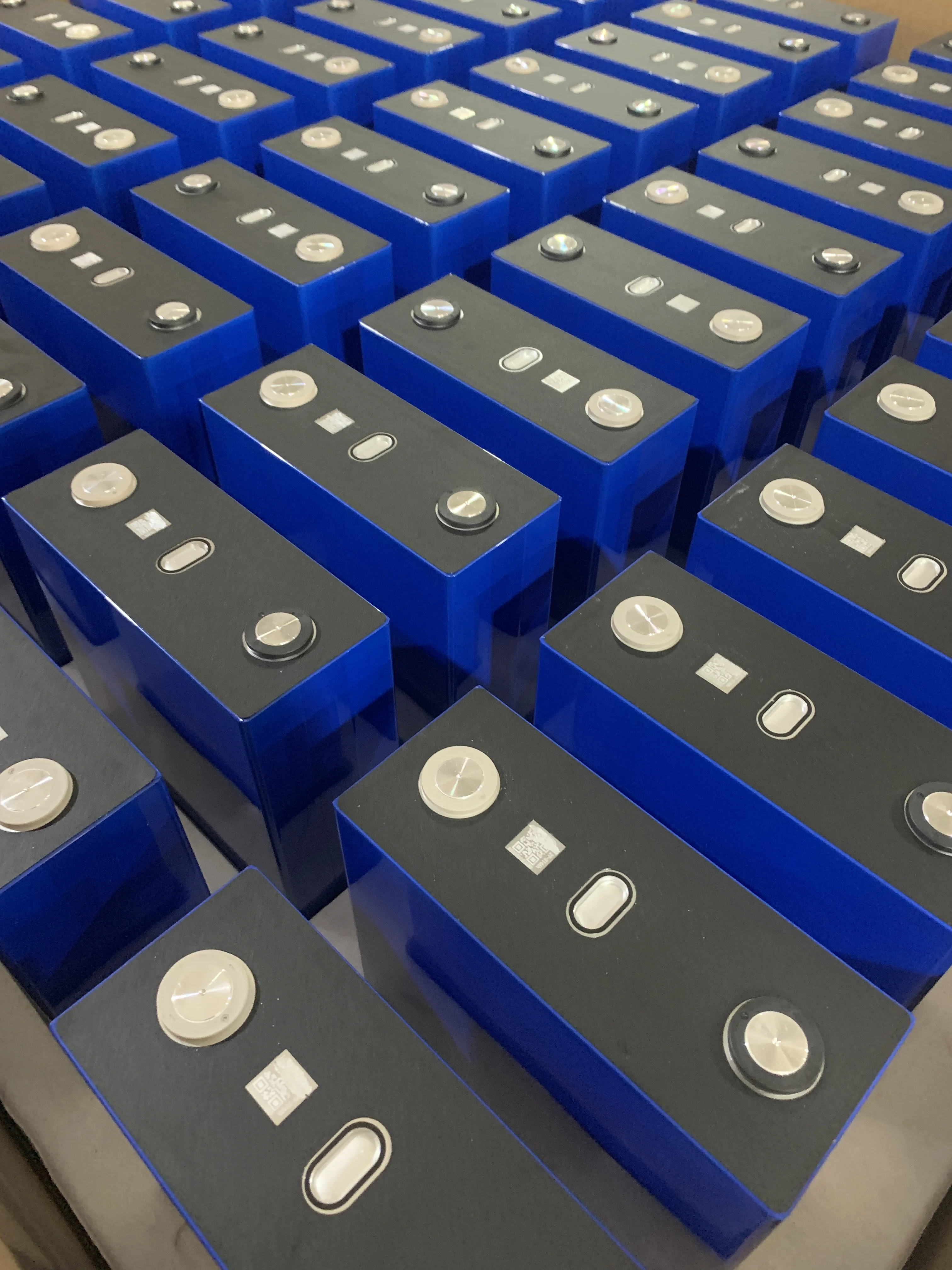 Cornex 314Ah بطاريات ليثيوم أيون المنشورية الصف A + 3.2V 52Ah 100Ah 280Ah 300Ah 314Ah 340Ah Lifepo4 بطارية البطارية الشمسية