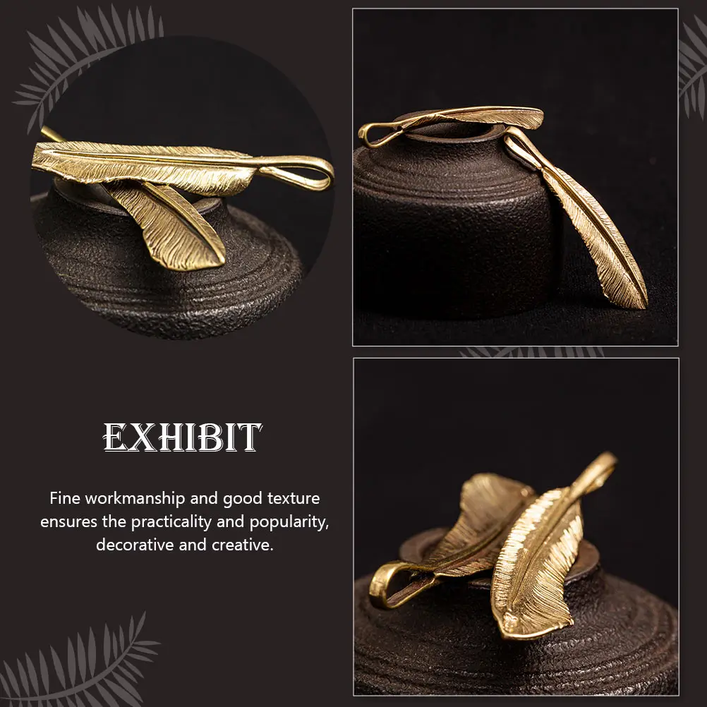 

4pcs Exquisite Brass Plume Shaped Pendants Golden Bag Hanging Decor Creative Vintage Pendant Delicate Key Ring Retro Plume