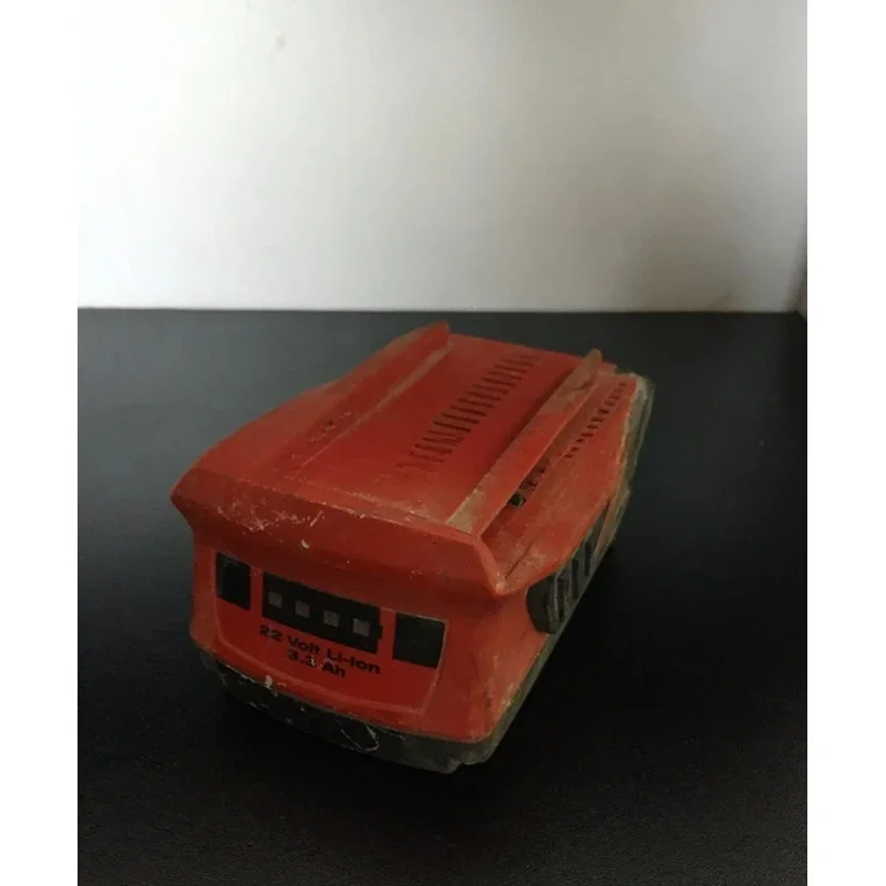 

Hilti 21.6v 22 3.3a lithium battery