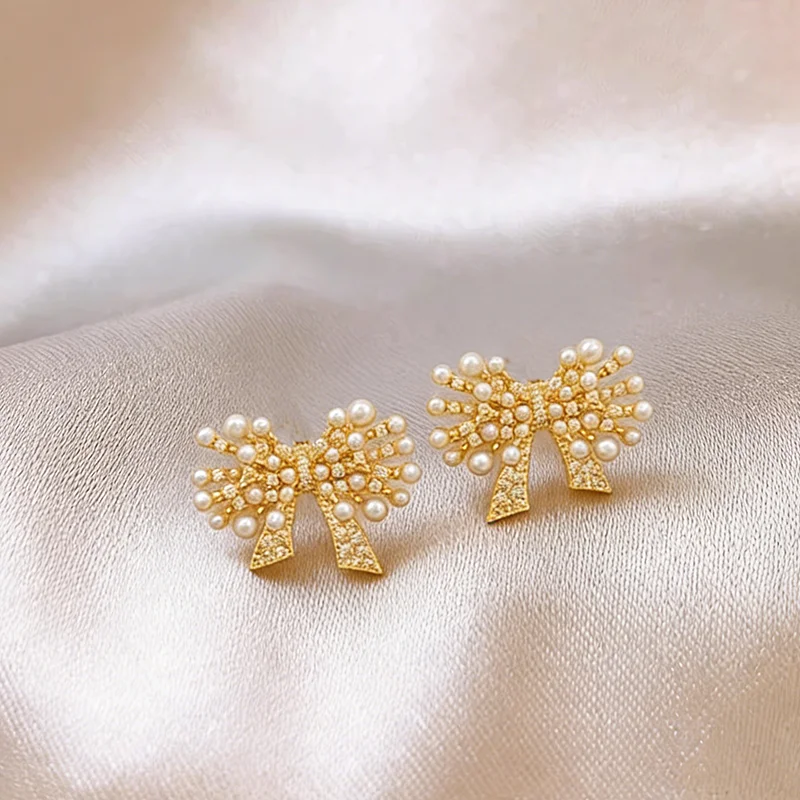 Modische Mikro-Zirkonia Schmetterling-Ohrstecker 18K Vergoldet Elegantes Accessoire für Damen Neu 2026 Luxus-Schmuck – Detail 6
