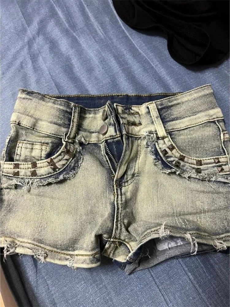 2026 Vintage Y2k-shorts voor dames nieuwe bodems Klinknagel laag getailleerde denim shorts Casual punk streetwear chique bodycon pantalones