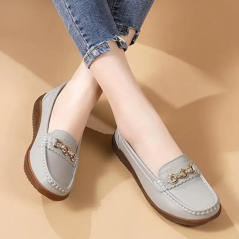 Mom's Shoes Beef Tendon Soft Bottom Comfortable Women's Shoes Summer Middle-Aged Moccasins White Shoes Middle-Aged and Elderly