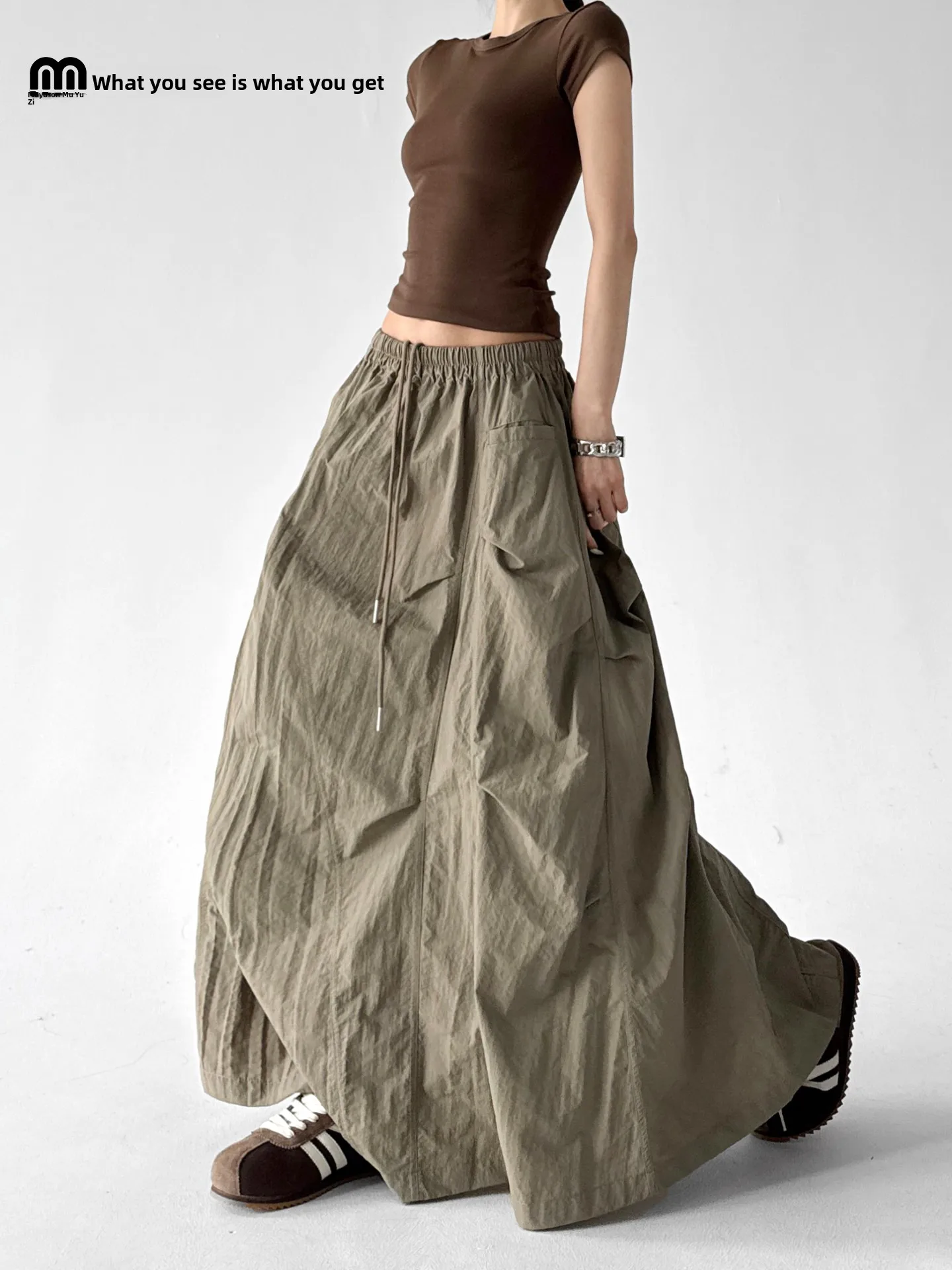 

Новая женская юбка А-силуэта на лето 2026 года: легкая расклешенная юбка из нейлоновой ткани с высокой талией и широкими штанинами, элегантная женская юбка