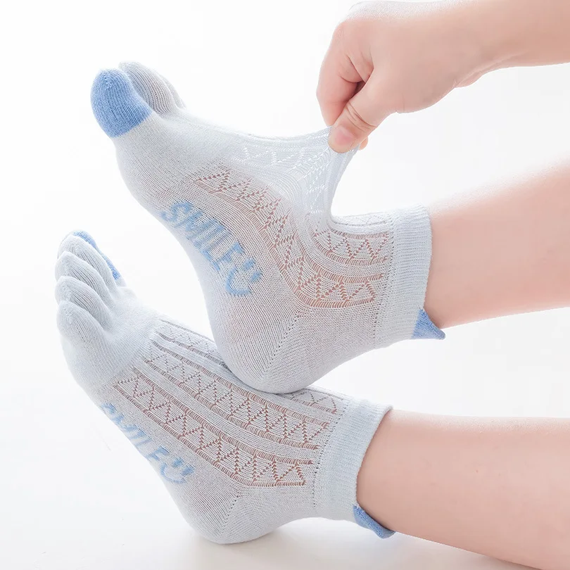 

5 Pairs Short Children's Five Finger Cotton Socks Summer Thin Soft Breathable Cartoon Smiling Face Split Fingers Toe Socks Gift