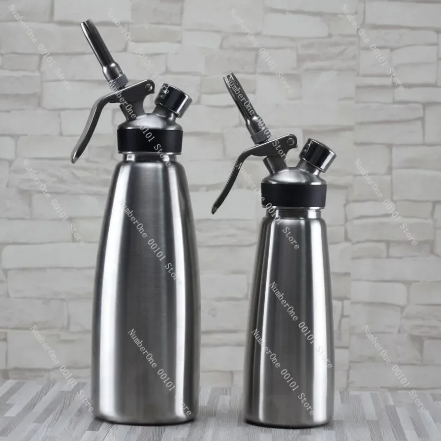 500ml Cream Whipper Dispenser, Aluminum Cream Frother with Stainless Steel Nozzles, Piping Bottle for Whipped Cream and Desserts