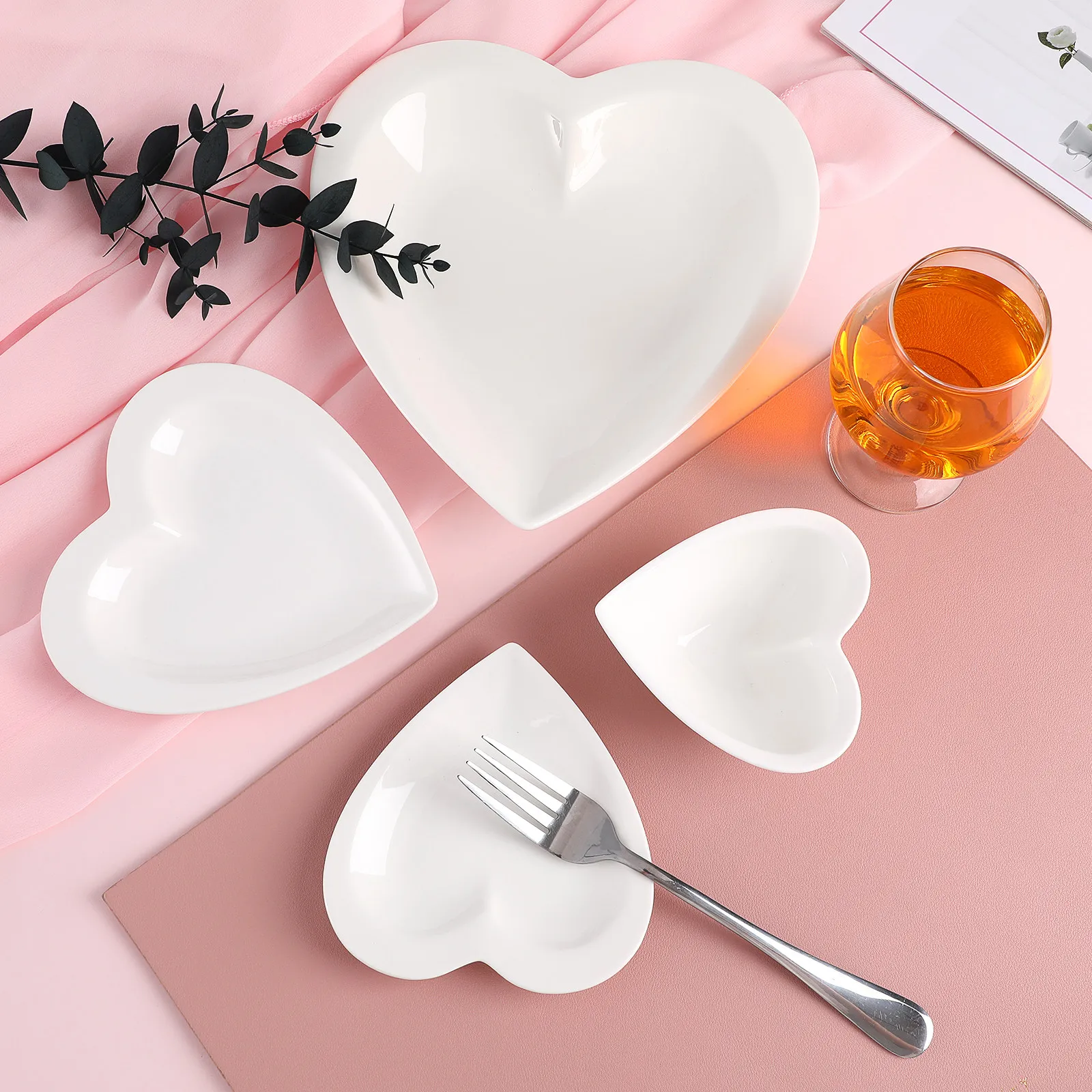 

Набор из 4 керамических мисок в форме сердца, разные размеры, с гладким краем, штабелируемые, для риса, лапши, салатов, фруктов, десертов, для сервировки на кухне