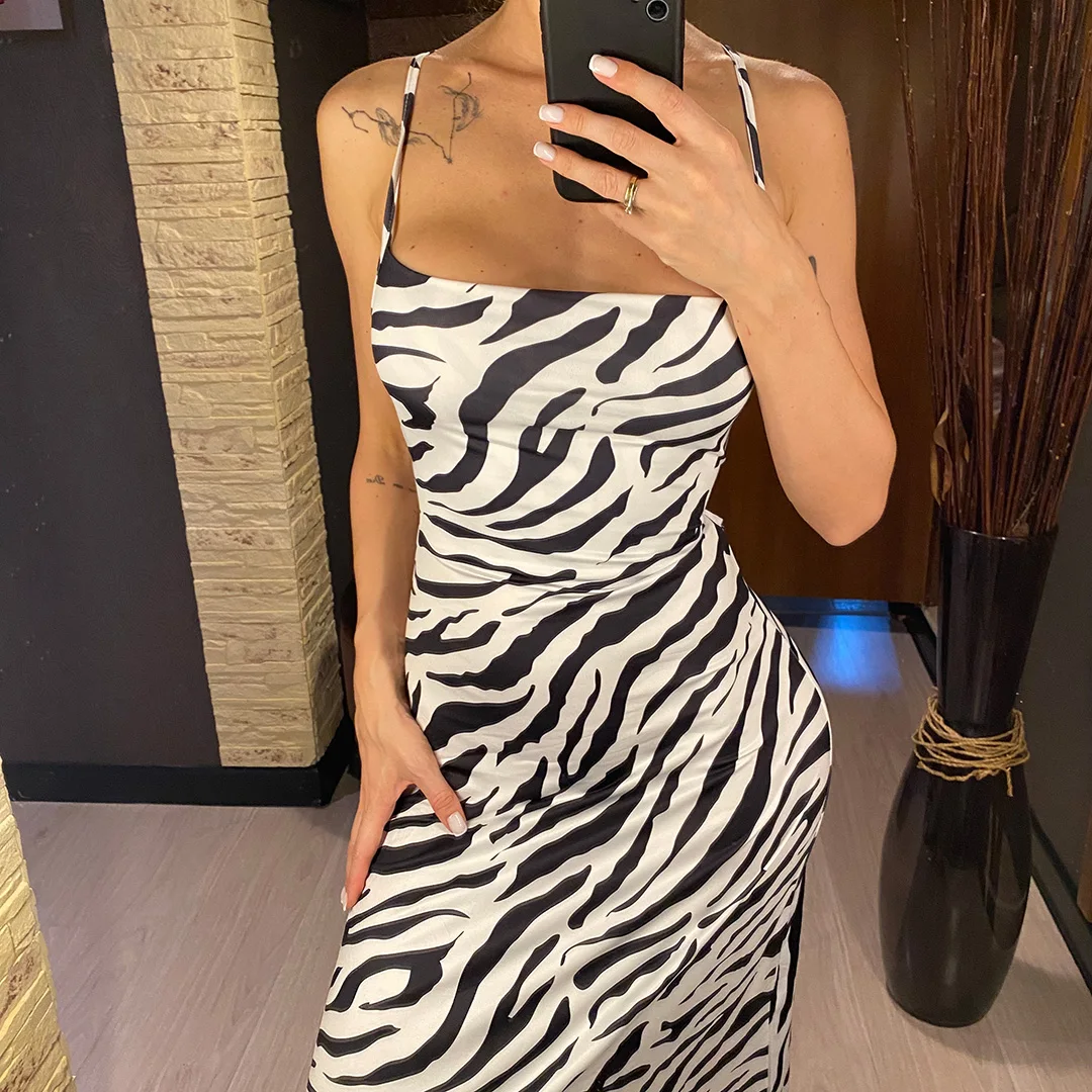 Sexy Leoparden-Zebra-Tunika mit offenem Rücken und Kreuzträgern, Strandkleid, langes Strandkleid, Strandmode, Damenmode, V5262 – Detail 2