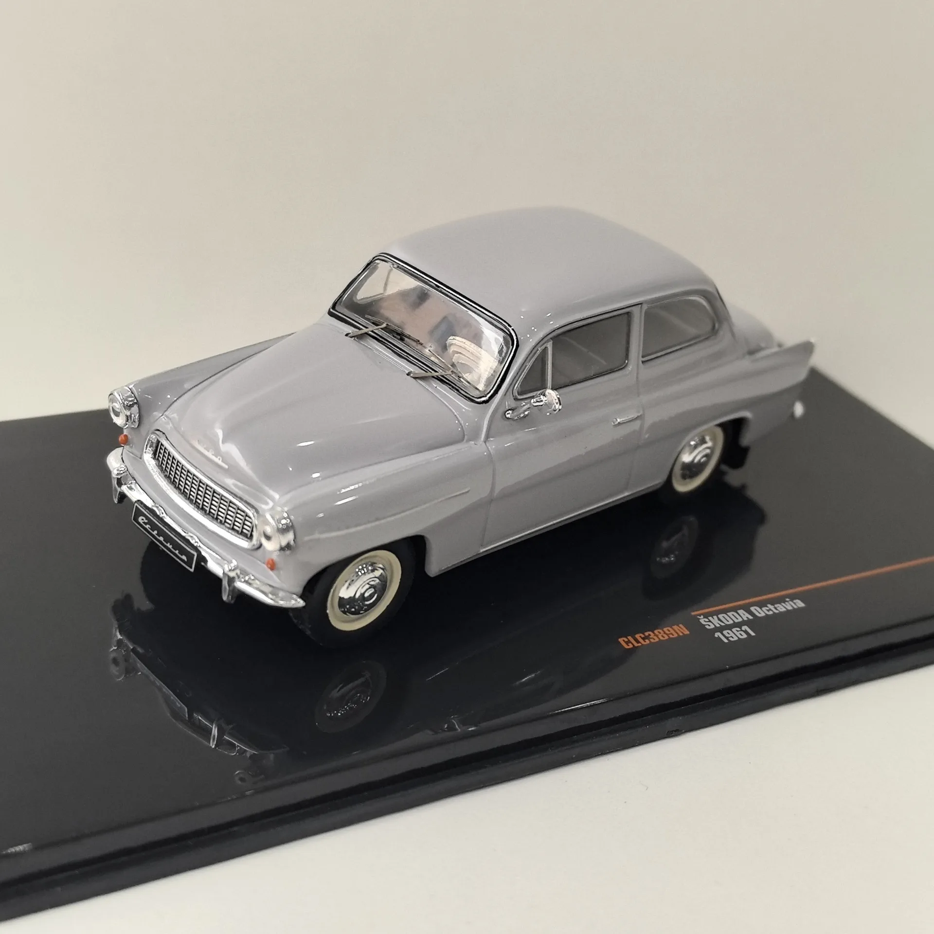Diecast Ixo 1/43 Scale SKODA Octavia 1961 Skoda Alloy Car Model Collectible Toy Gift Souvenir Display Ornament