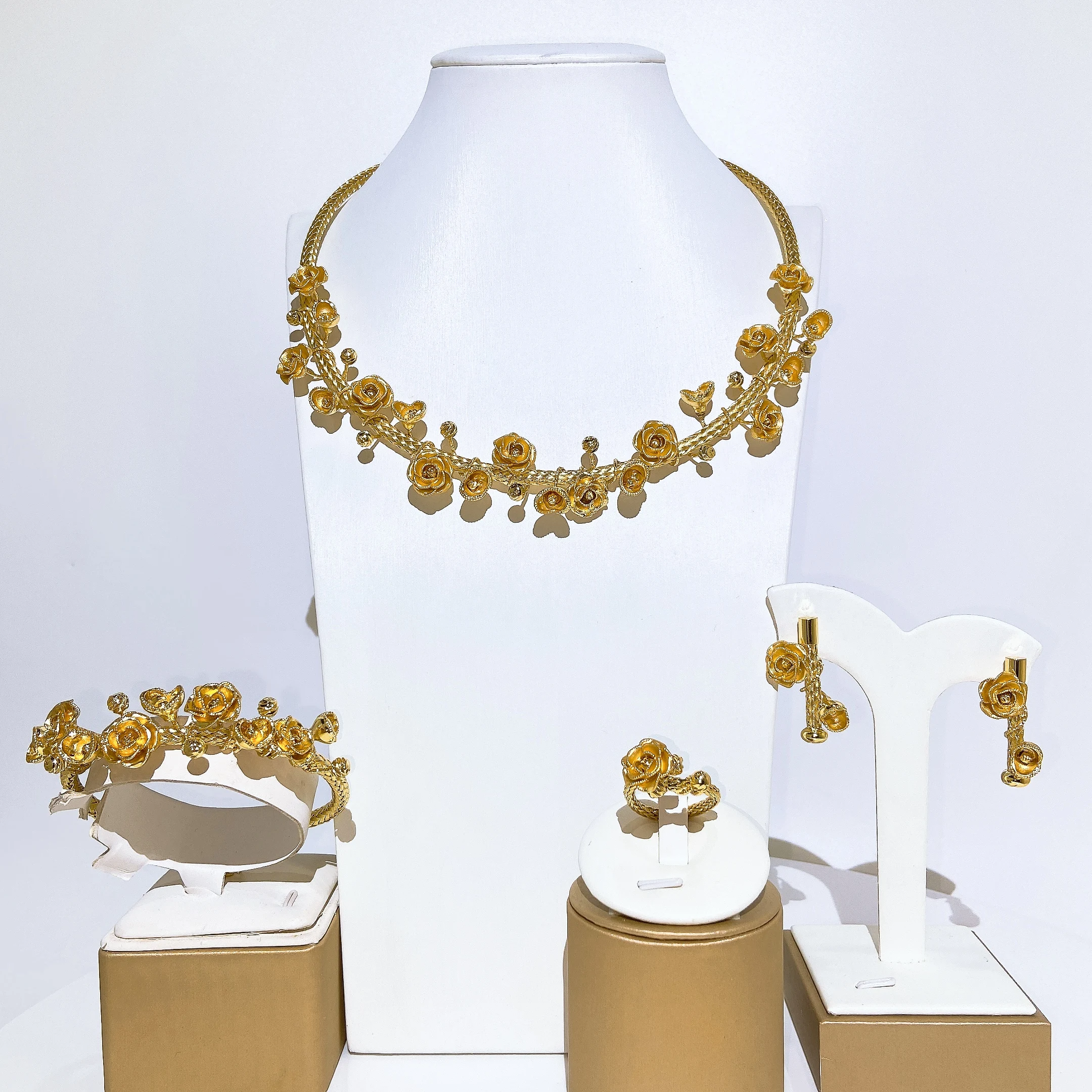 Woman's Light Weight Jewelry Set Necklace Chain Earrings Bracelet Bangle Ring Special Accessories