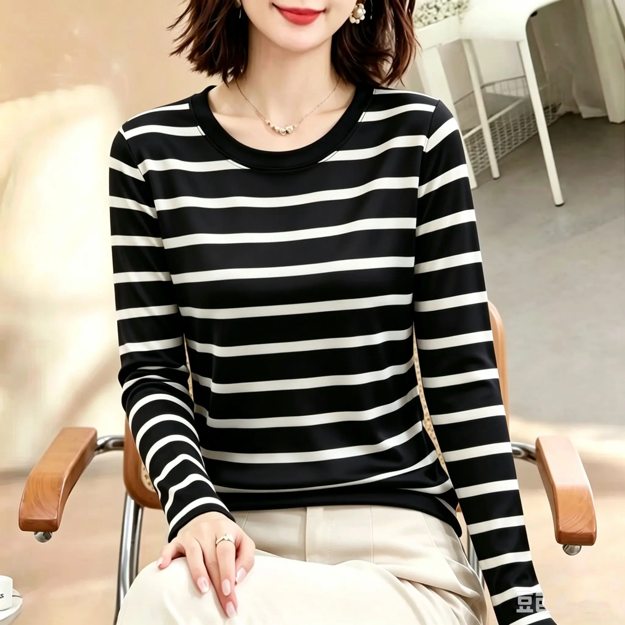 Women's Basic Long Sleeve round Neck T-shirt Slim Fit Casual Style Polyester Fabric Commute Top Soft Elastic Bottom Shirt
