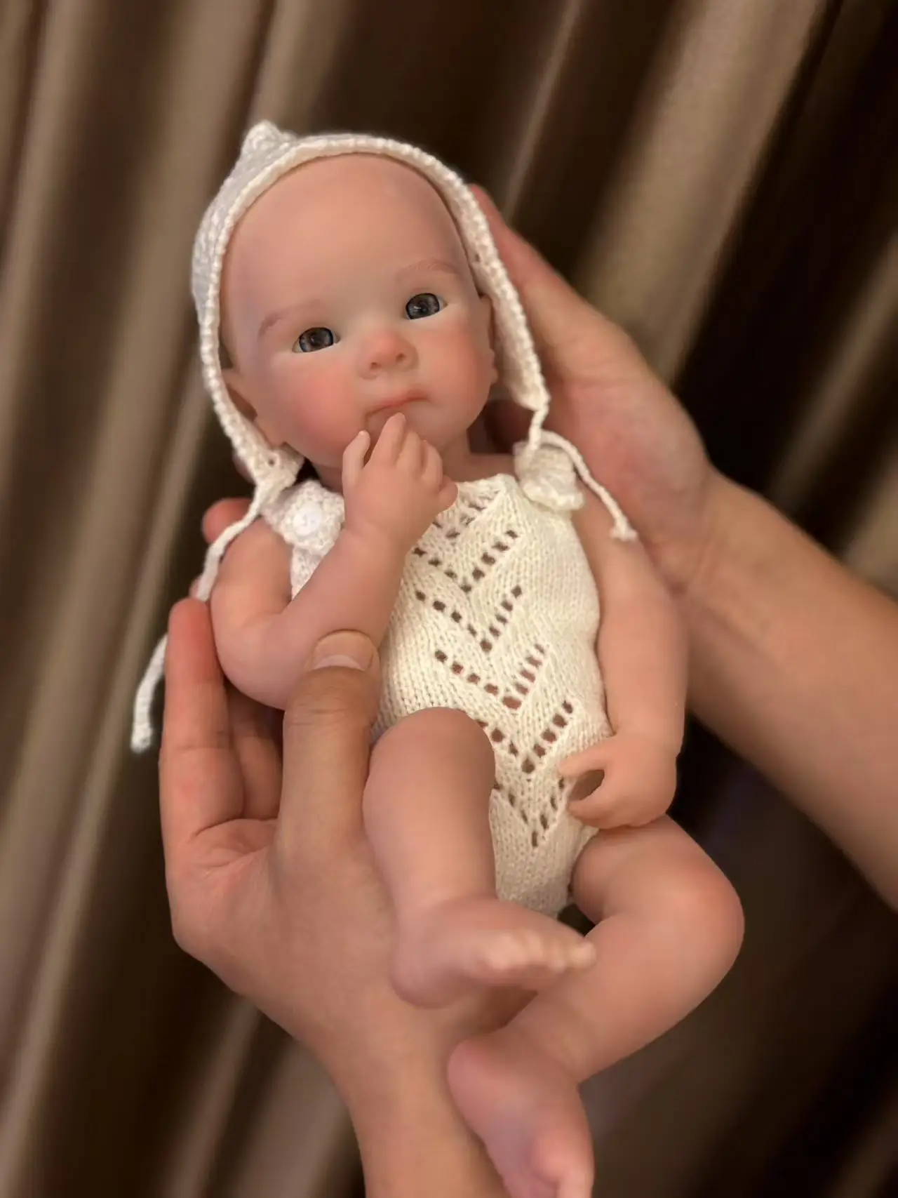 13 Inch Open Mouth Silicone Bettie Girl Handmade Reborn Doll with 2 Sets of Clothes Washable Collectible Muñecas Renascida Bebe
