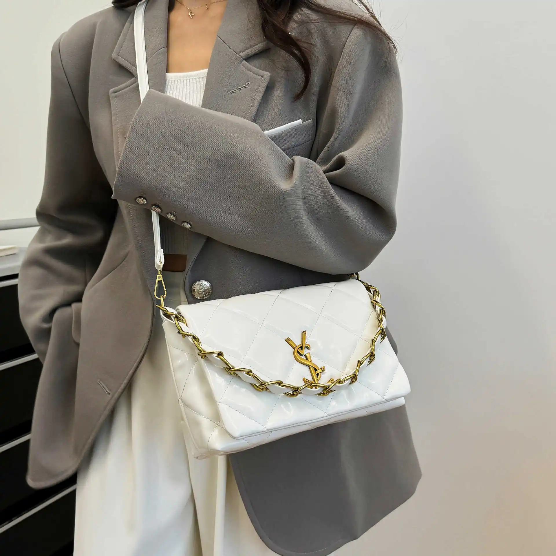 Premium Package Lady 2025 New Trendy Personalized Fashionable Multi-purpose Chain Handbag Shoulder Sling Small Square Bag