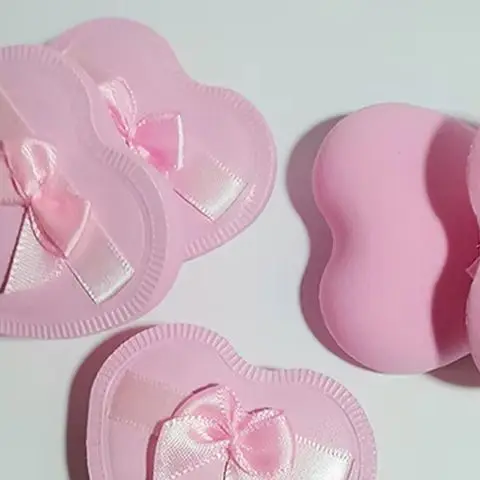 2/5 قطعة على شكل قلب القوس القطن الحلوى وسادة هوائية مسحوق نفث للاستخدام الجاف والرطب ماكياج الإسفنج