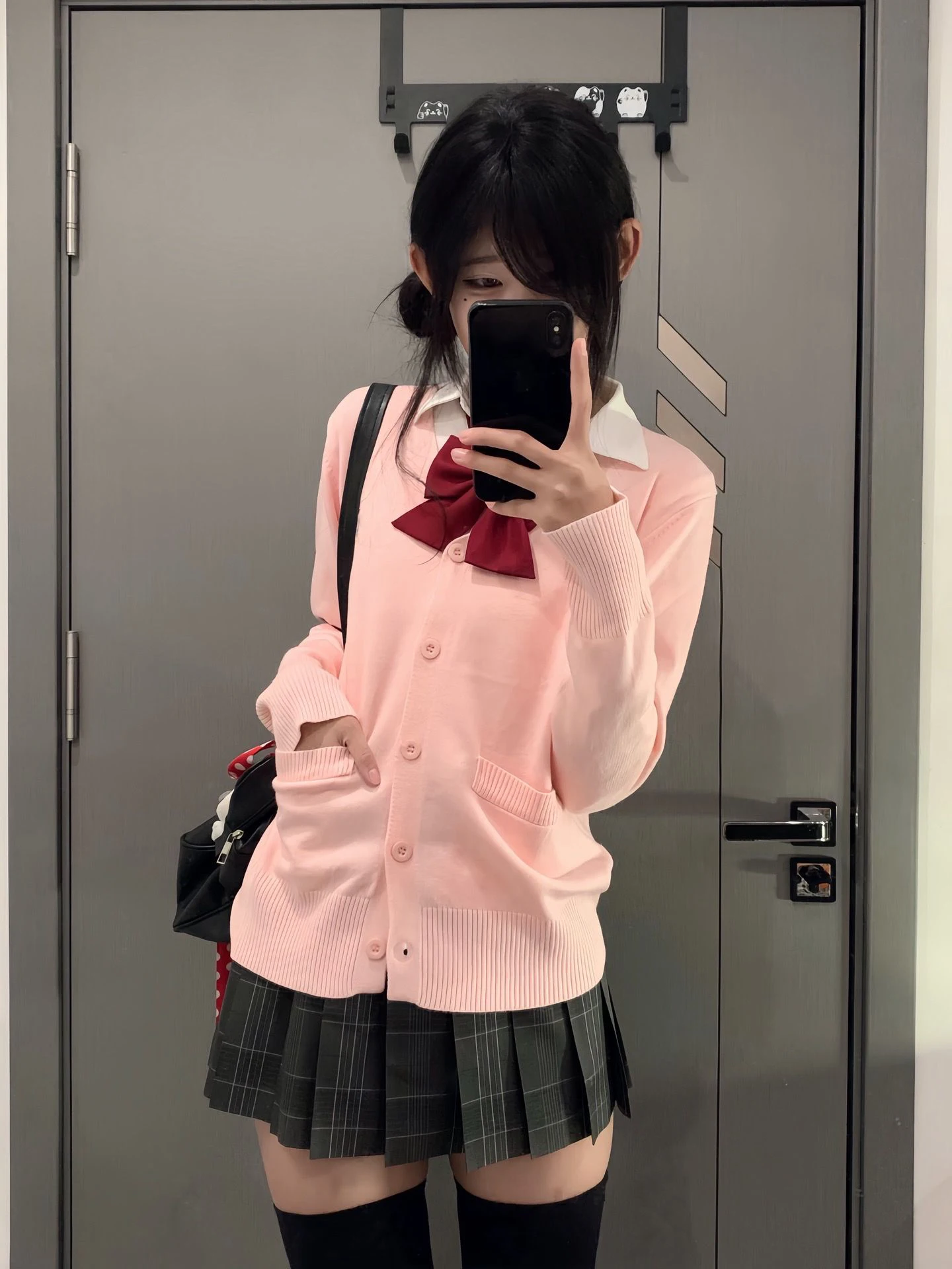 

Розовый вязаный свитер-кардиган с V-образным вырезом, женский осенне-зимний модный комплект, оригинальный японский стиль JK, очень теплый, приятный к коже...