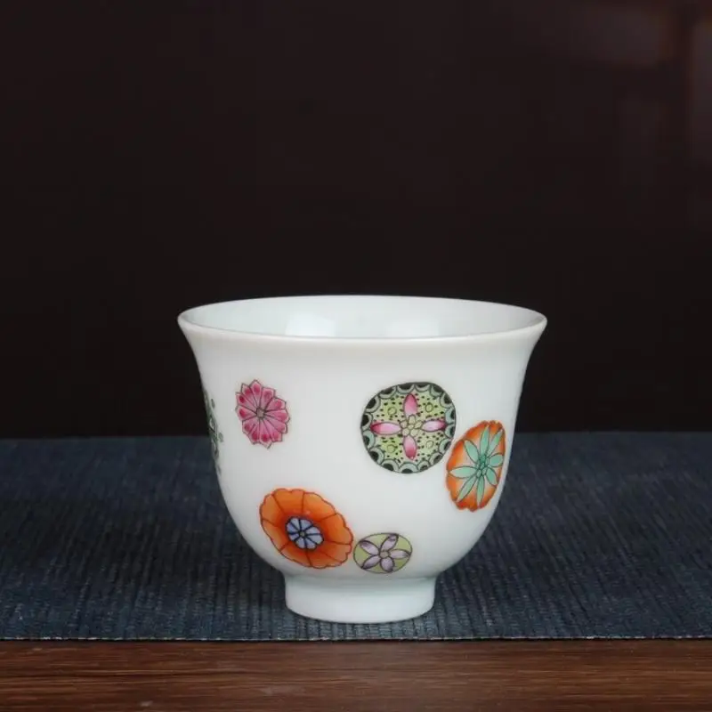tasse-chinoise-de-branche-de-fleur-de-boule-de-porcelaine-de-rose-de-qing-famille-de-27-pouces