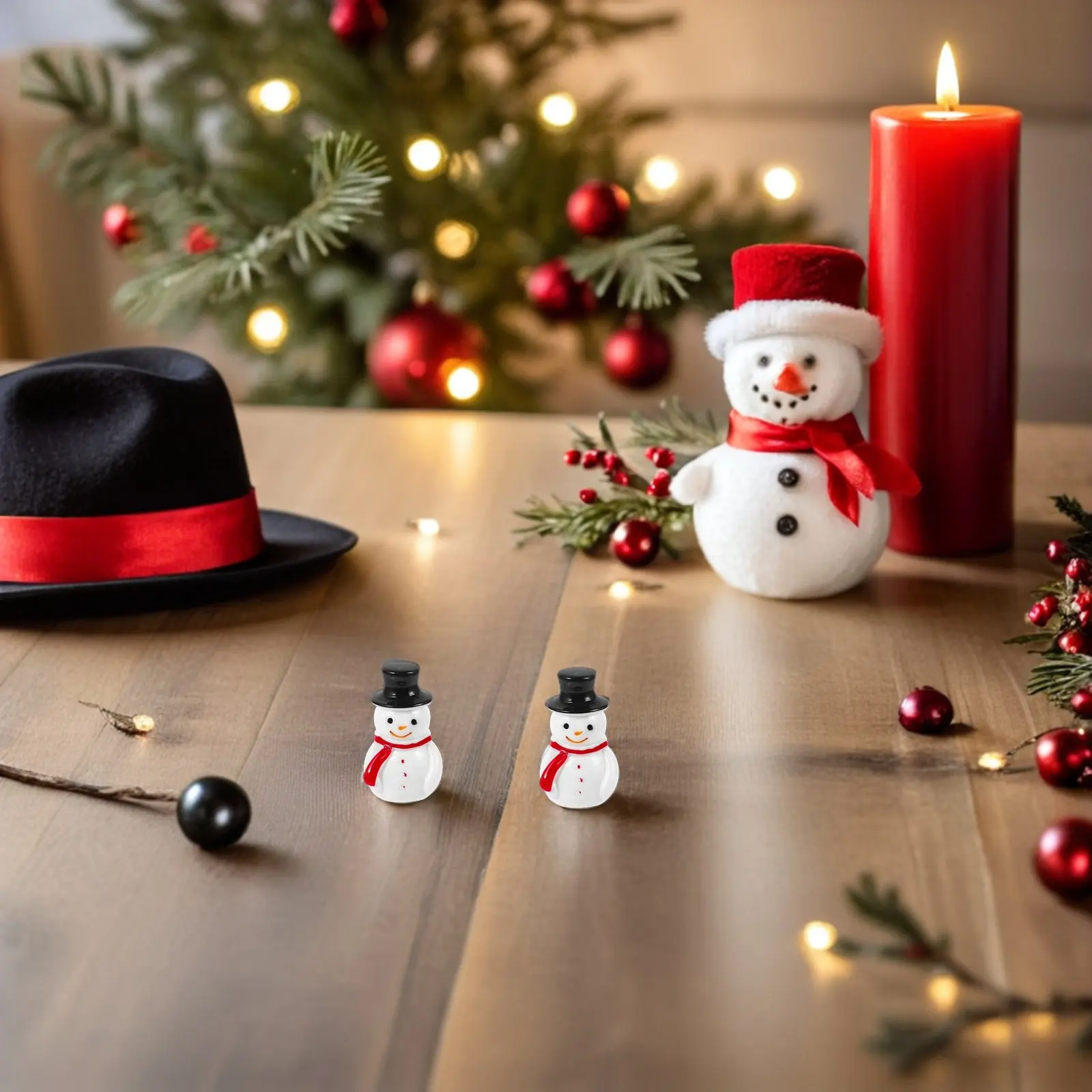 100Pcs Mini Resin Snowman Figurines Festive Hat Design Christmas Miniature Ornament for Fairy Garden Dollhouse Desktop Snow