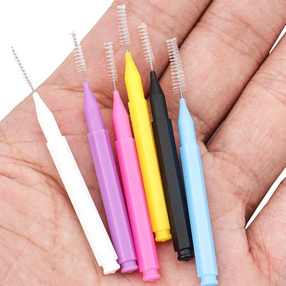50pcs Mini Eyebrow Brush Disposable Lightweight Brow Lifting Brushes Portable Eyelash Extension Comb Perm Brush Lash Accessories