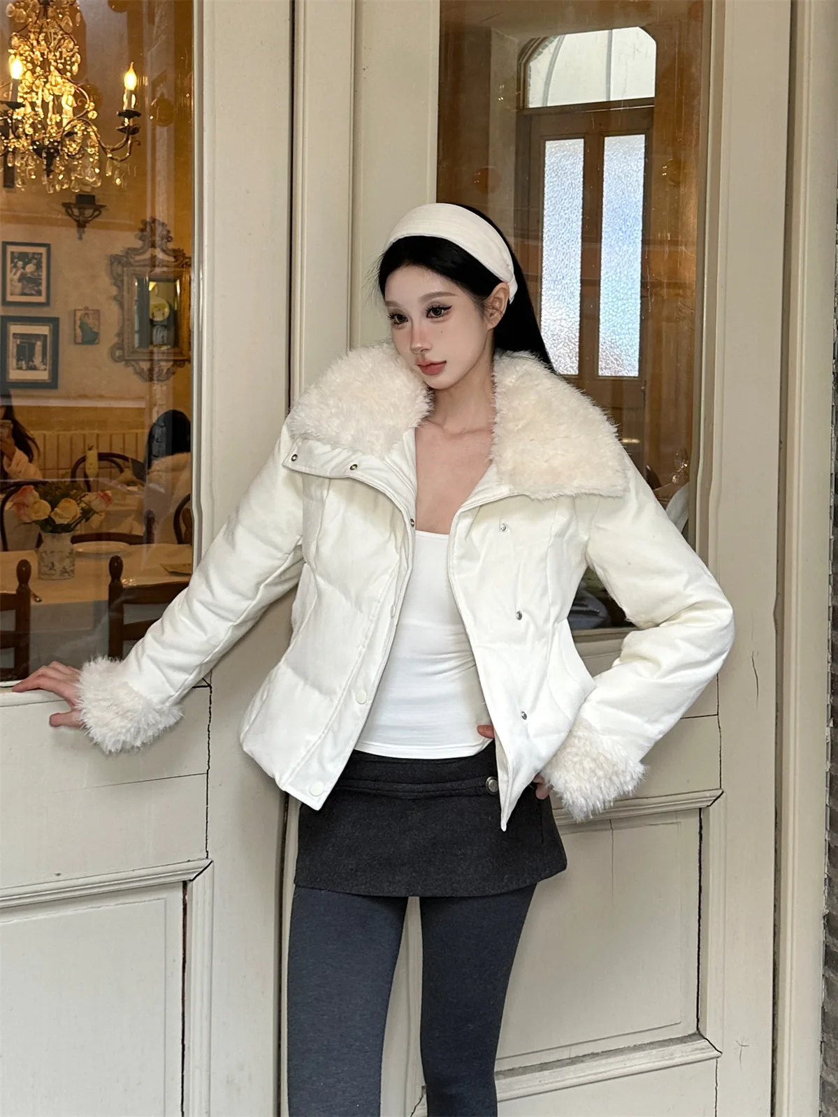 Thickened Warmth Women's Short down Jacket White Sleeve Fur Collar Waist-Cinching Fashionable Commute Style Long Sleeve Coat