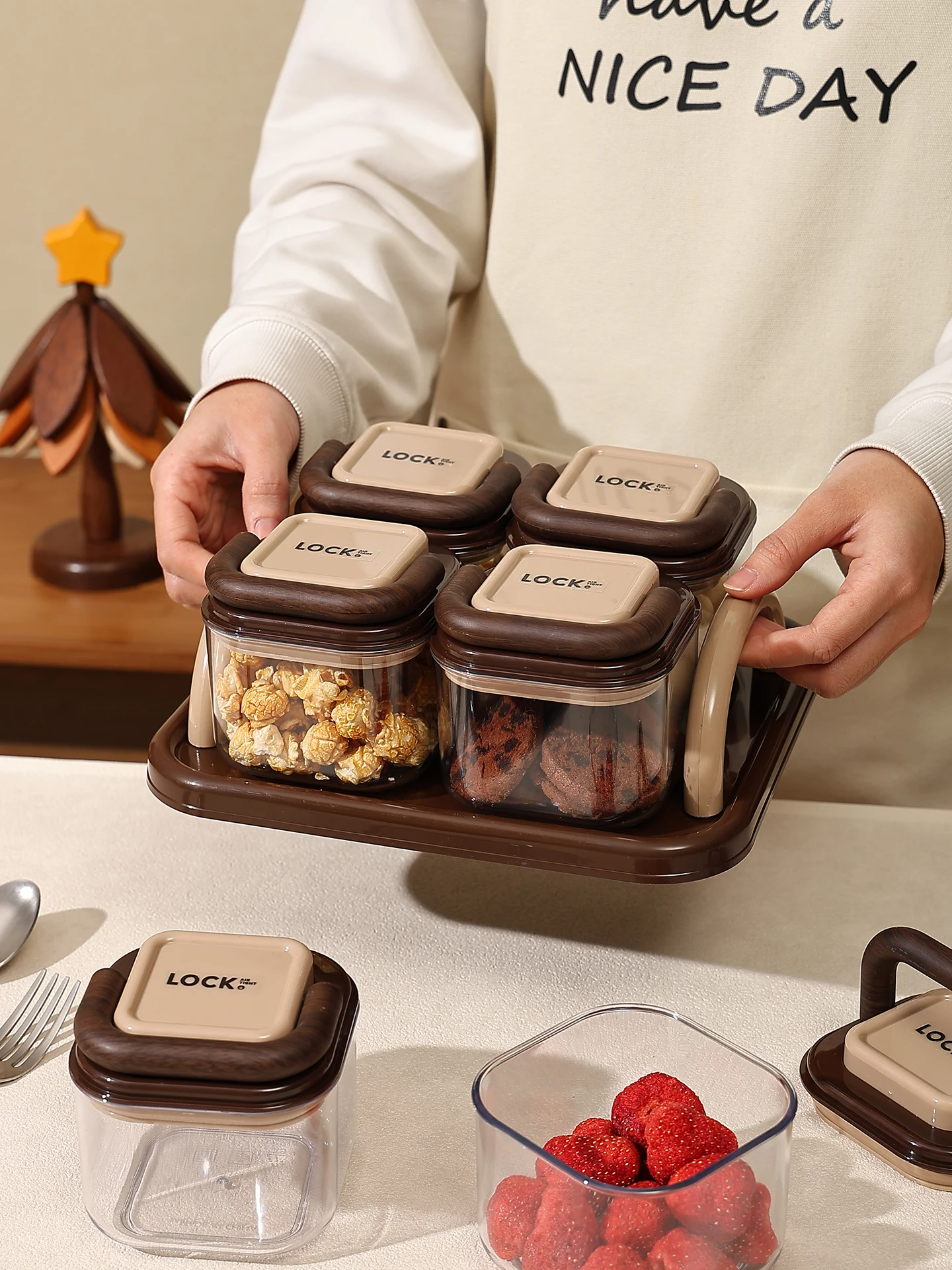 

Retro High-End Fruit Nut Candy Storage Box with Lid Sealed Divided Plate Premium Quality Home Use Dining Table Decorative Bowl