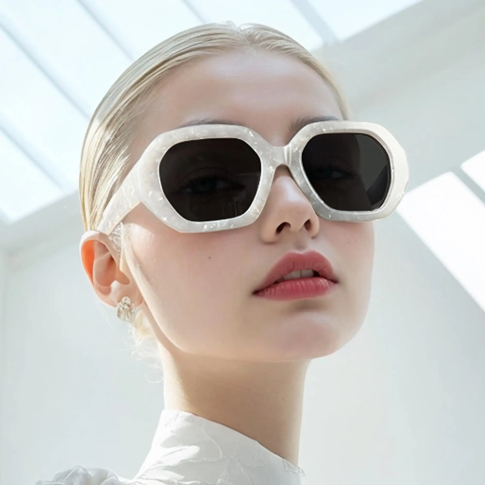 

ZENOTTIC 2025 Trendy Polarized Sunglasses for Women: Designer Hexagon Sun Glasses for Ladies - Retro shade with UV400 Protection