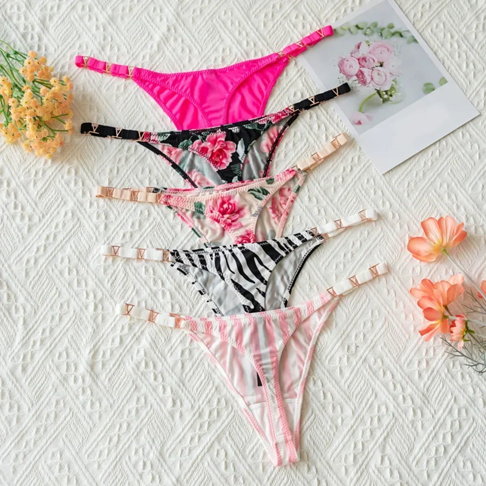Tanga Sexy con tirantes finos para mujer, ropa interior de corte alto con botón en V de Metal, bragas suaves transpirables
