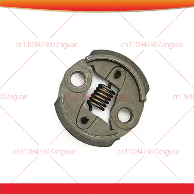 

For TU26 139 Clutch Shoe, 2 Stroke Engine Spare Parts for Grass Cutter Brush Cutter Sprayer GX35 Power Tool Accessories