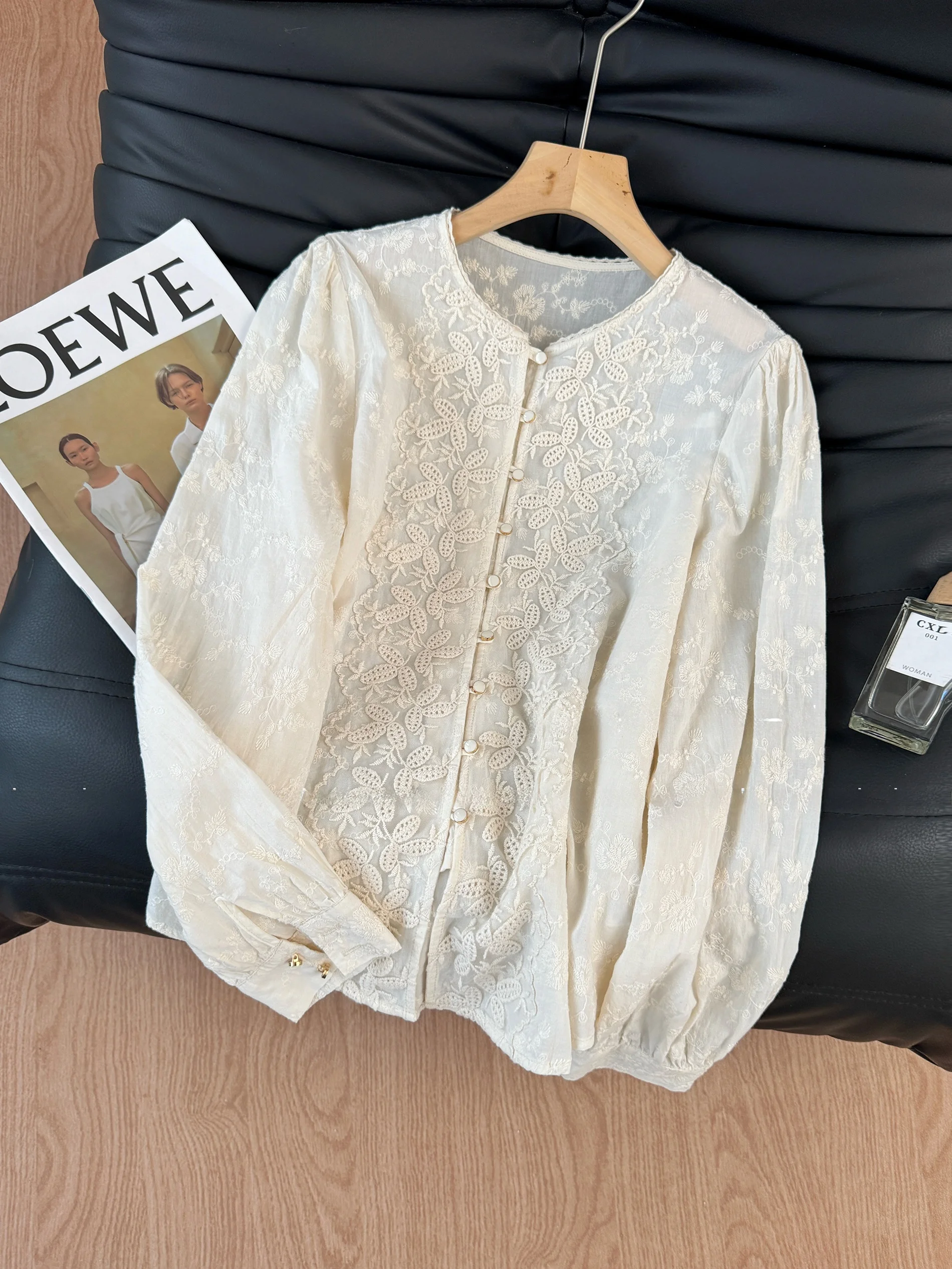 

Elegant round Neck Lace Shirt Women's Spring Autumn 2025 New Gentle Style Embroidery Cotton Blend Long Sleeve Shirt