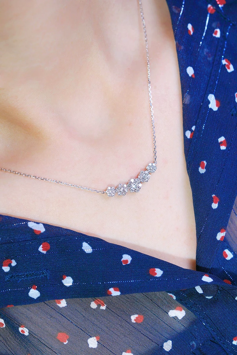 KUGG 100% 18K White Gold Necklace Elegant Smlie Shape 0.75carat Real Natural Diamond Pendant Necklace for Women Wedding Jewelry