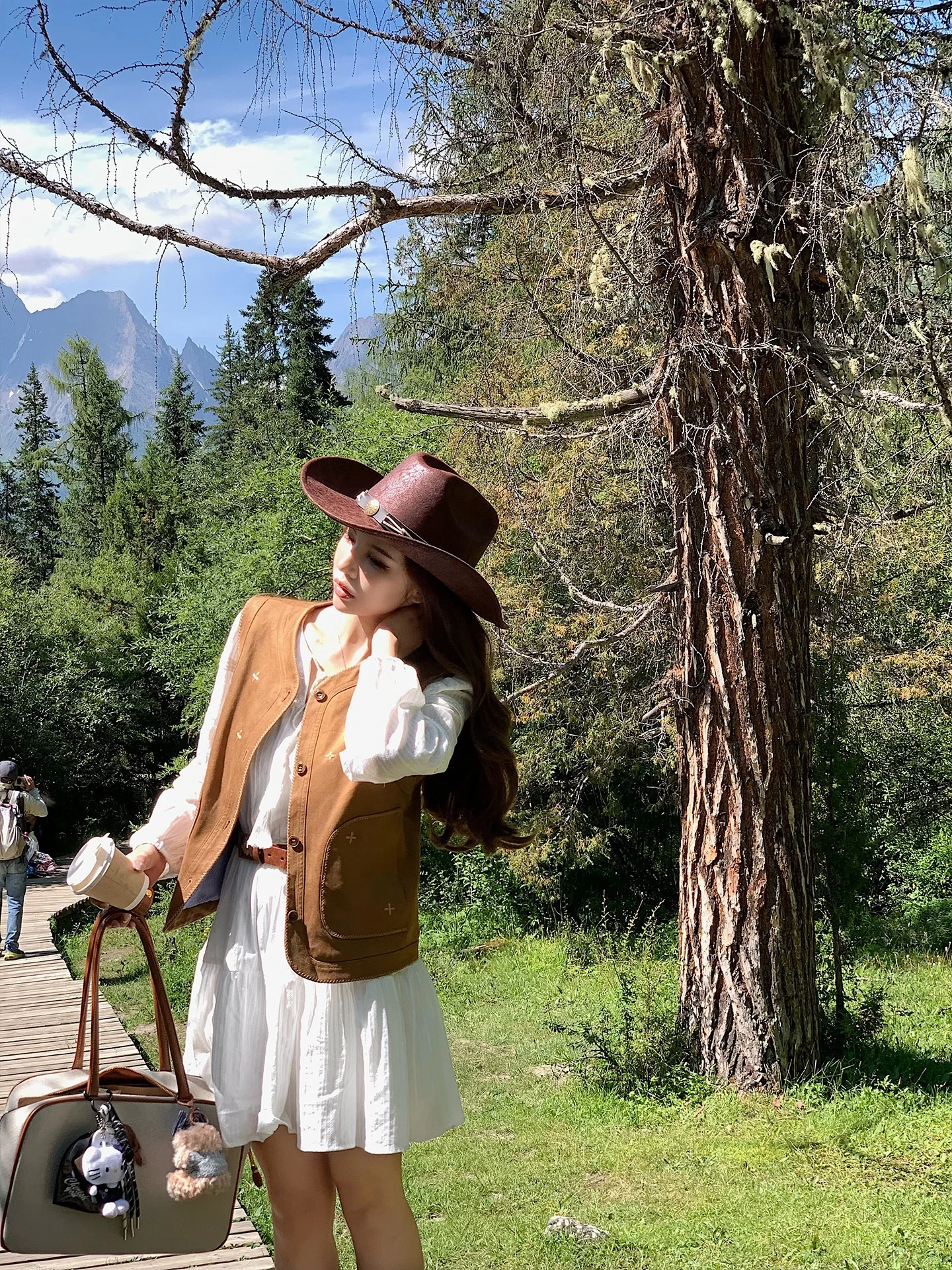 

Onelady замшевый жилет с тяжелой вышивкой, женская свободная верхняя одежда Sle Faion, Новое осеннее поступление, винтажное пальто Murala ort