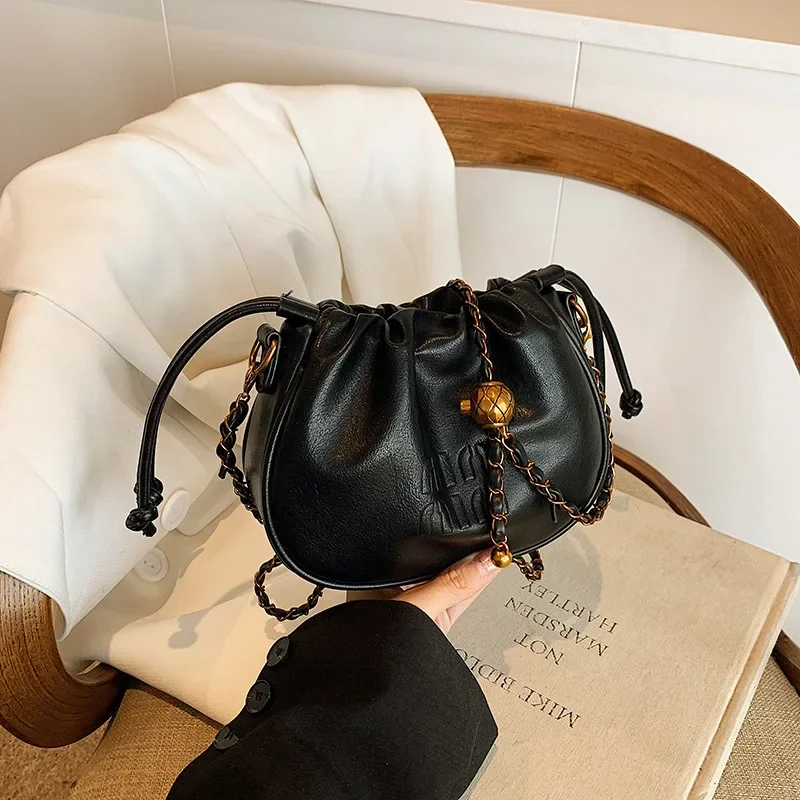 

2025 Fall New! Women's Puffy Cloud Pleated Bag | Adjustable Chain Strap + Bucket Silhouette | Underarm Trendy Dumpling Shape