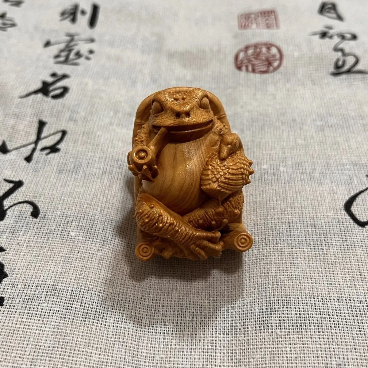 Natural Thuja Wood Toad Ornament One-Piece Carved Wenwan Lucky Mascot Decoration