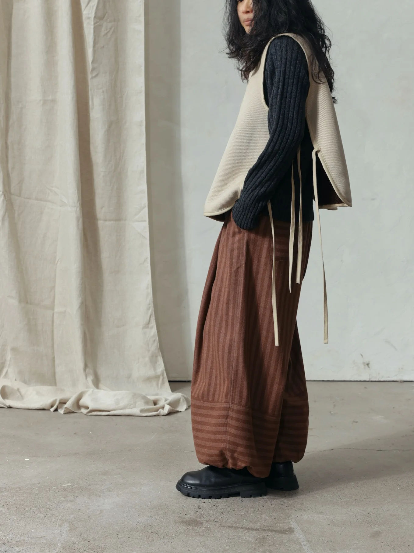 

Женские модные повседневные брюки Tendblank в стиле ретро с высокой талией, свободные, широкие, в полоску, с драпировкой, эластичные, фасона «фонарик»