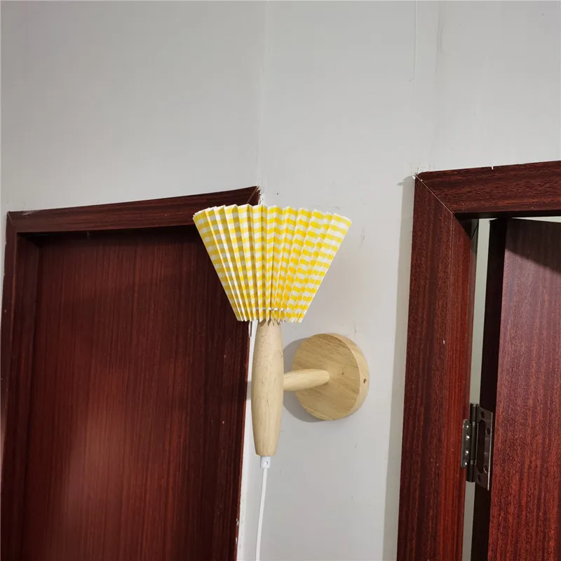 E27 Log Color Wood Wall Lamp Petal Lamp Porch Corridor Balcony Nordic Style Ancient Pleated Lamp Product Information