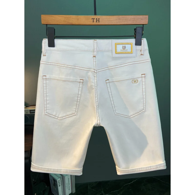 

Белые повседневные шорты, мужские летние тонкие стильные брюки 2024, новые молодежные брюки средней длины, трендовые облегающие джинсовые брюки «пять четвертей»