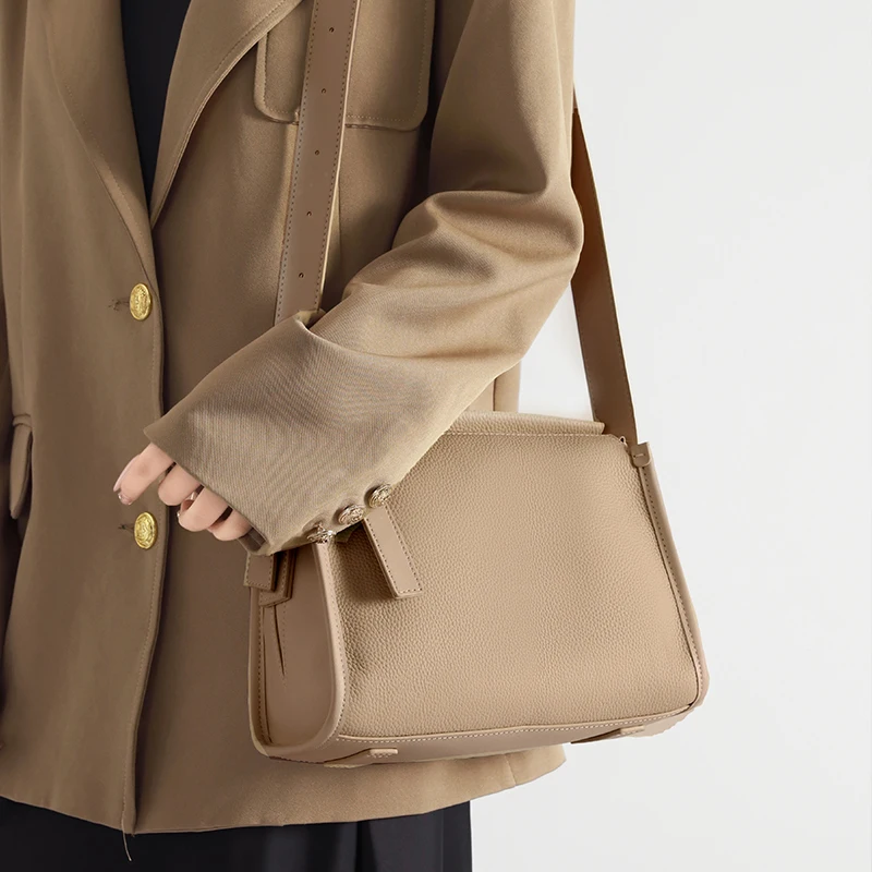 

Women's Natural Cow Genuine Leather Shoulder Bags Ladies Retro Fashion Cowhide Crossbody Bag Female Casual Commuting Vintage Bag