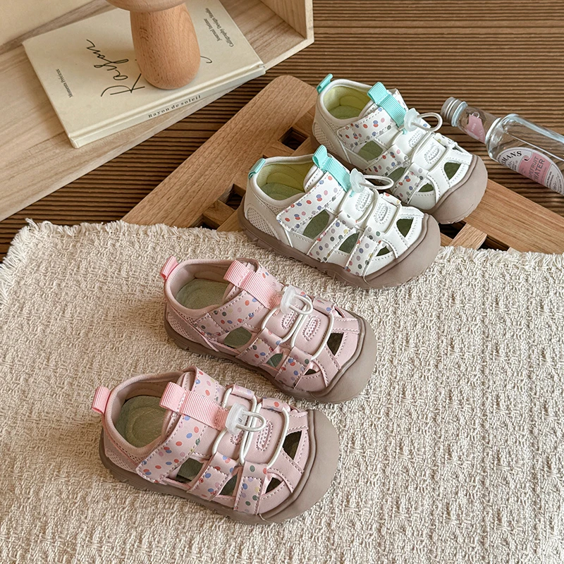 Girls Sports Sandals Sweet Polka Dots Kids Casual Sandals Toes Capped Non-slip 2026 Summer New Children Running Shoes Soft Sole