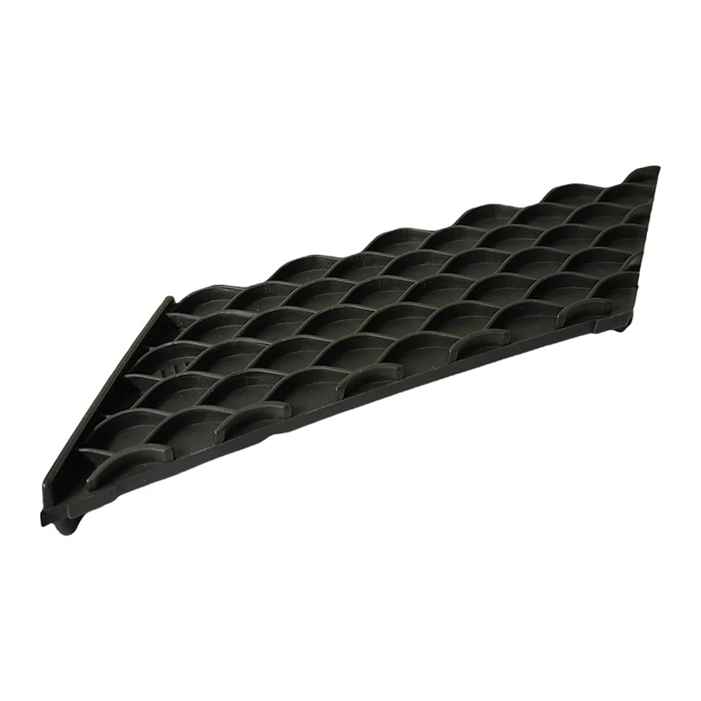 Aesthetic and Functional Front Bumper Grille Trailer hook cover designed specifically for the MB For X166 series (13 16)