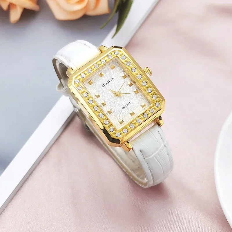 Women's Quartz Watch Inlaid with Rhinestones Luxury Temperament Retro Elegant Square Case Gift for Lovers Relogio Feminino