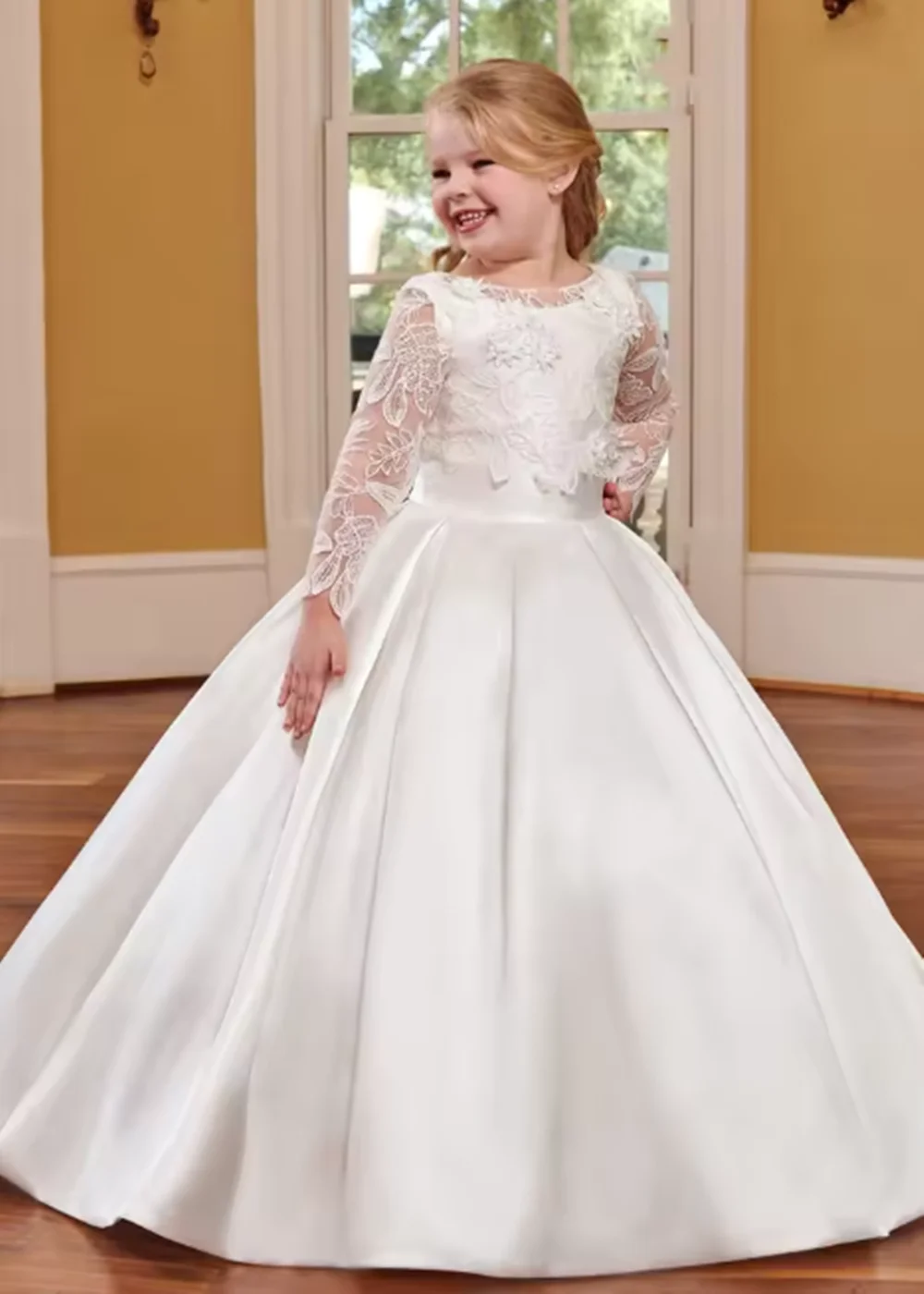 

Customized Graceful Flower Girl Dresses For Wedding Satin Lace Full Sleeves Little Girl First Communion Birthday Party Ball Gown
